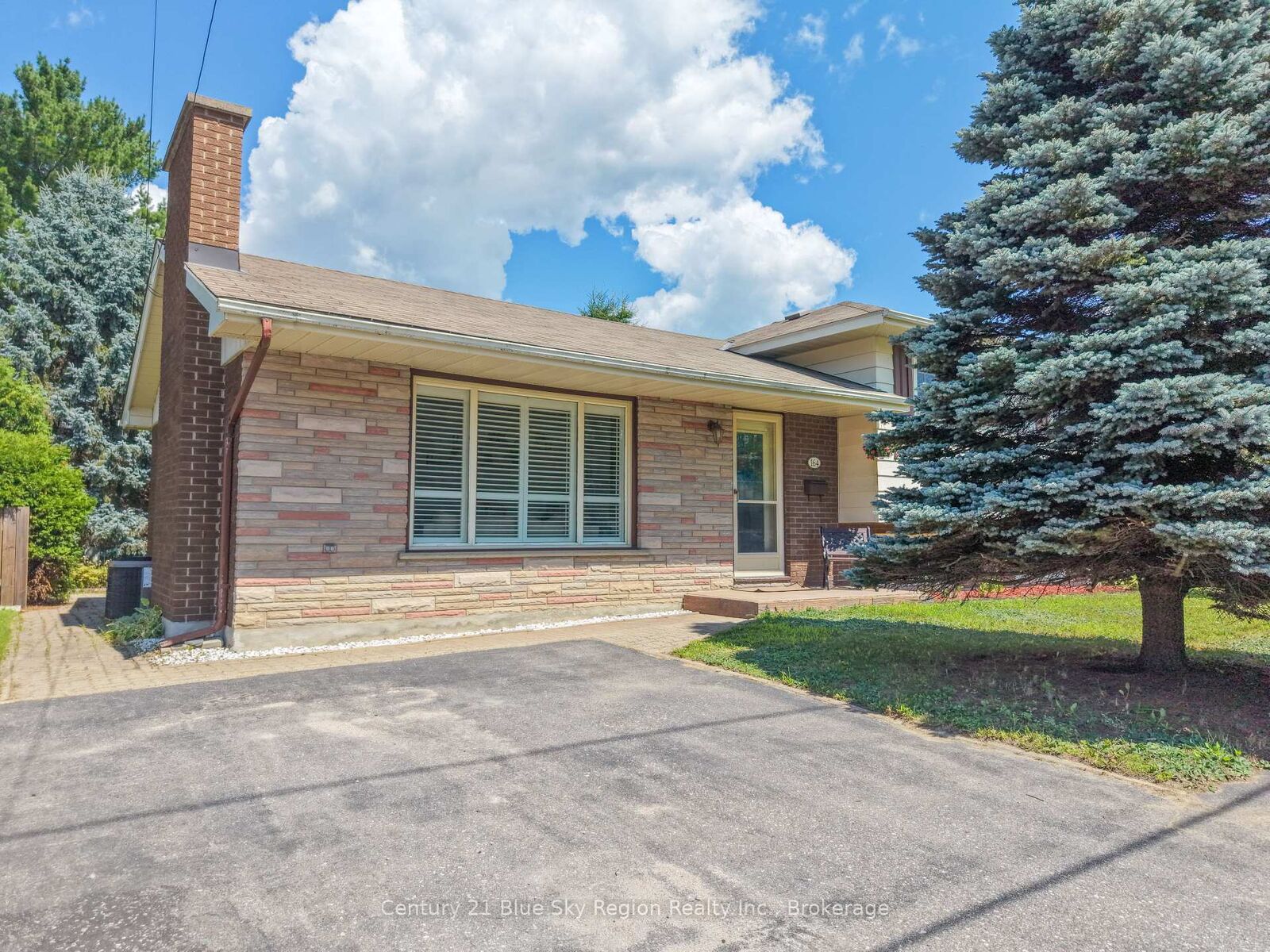 Property Photo:  164 Gordon Drive  ON P1B 8B2 