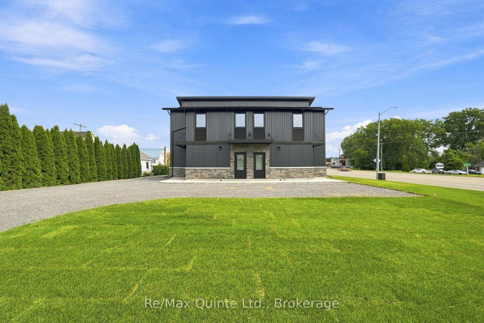 Property Photo: 5 Sienna Avenue A ON K8P 0E5