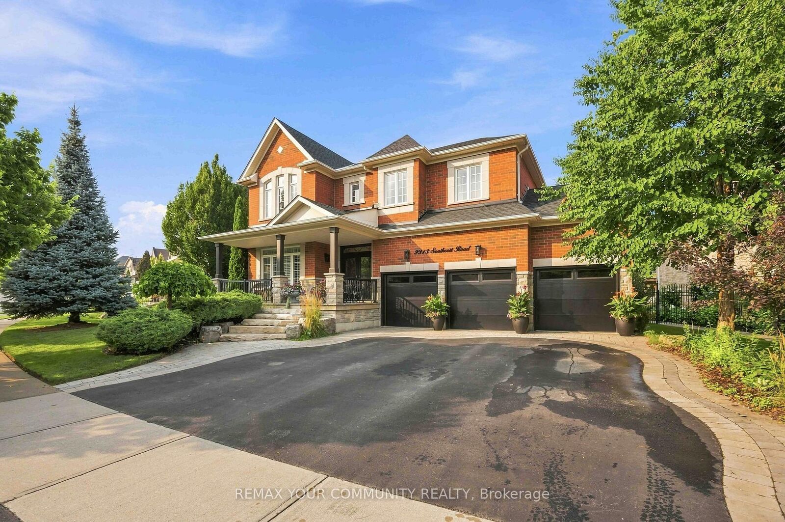 Property Photo:  2313 Southcott Road  ON L1X 0A6 