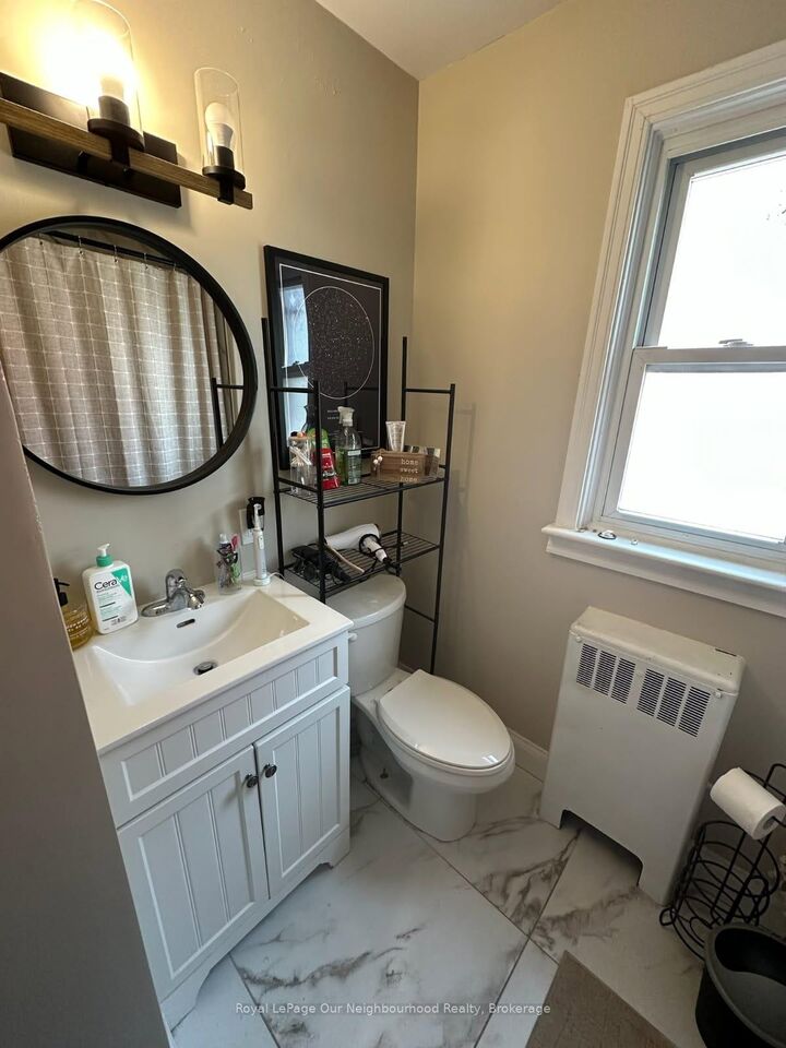 Photo de la propriété:  855 Simcoe Street N 2  ON L1G 4W1 