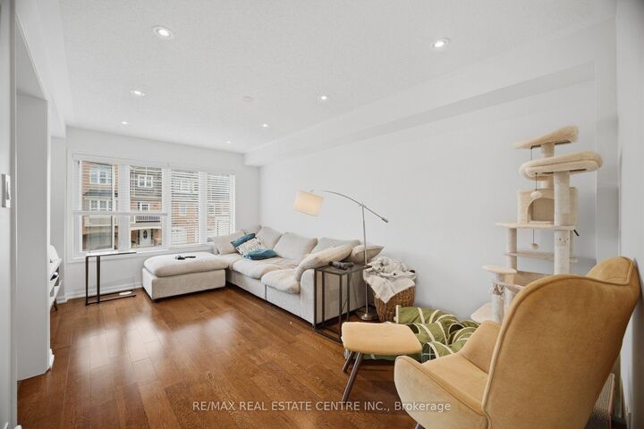 Property Photo:  254 Septimus Heights  ON L9T 8N6 