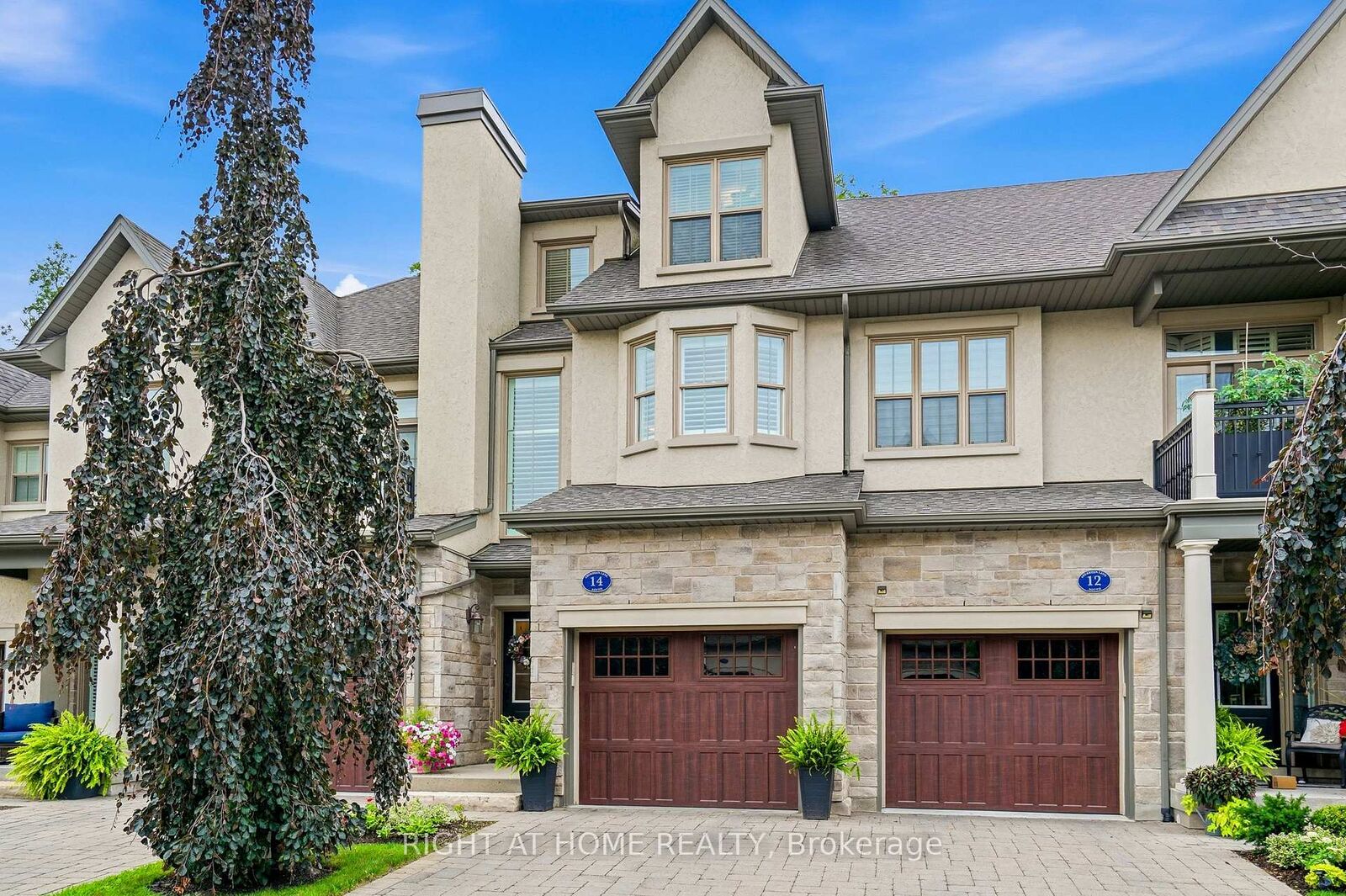Property Photo: 14 Aberdeen Lane S ON L0S 1J0