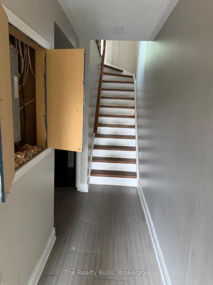 Property Photo:  76 Spadina Road 76  ON L6X 4X6 