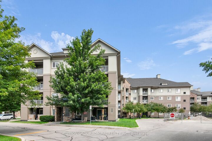 Property Photo: 4 Dayspring Circle 105 ON L6P 2Z5
