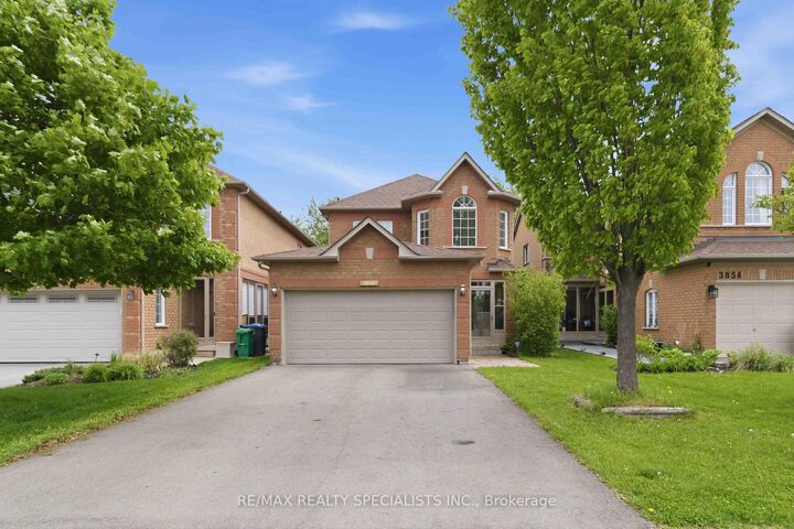 3850 Forest Bluff Crescent — photo 1