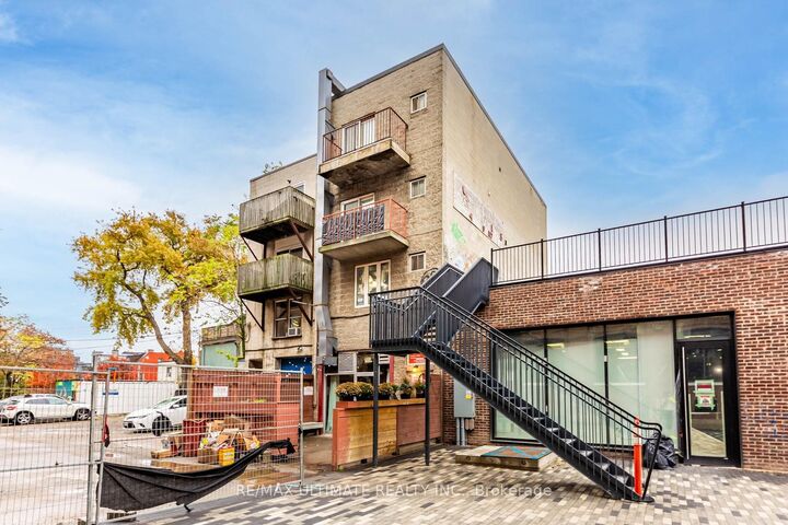 Property Photo:  996 Queen Street E 5  ON M4M 1K1 
