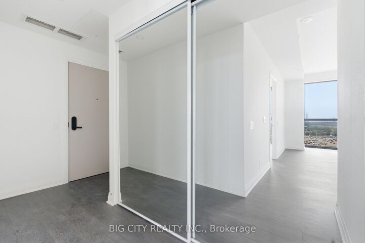 Property Photo: 25 Frederick Todd Way 1010 ON M4G 0C6
