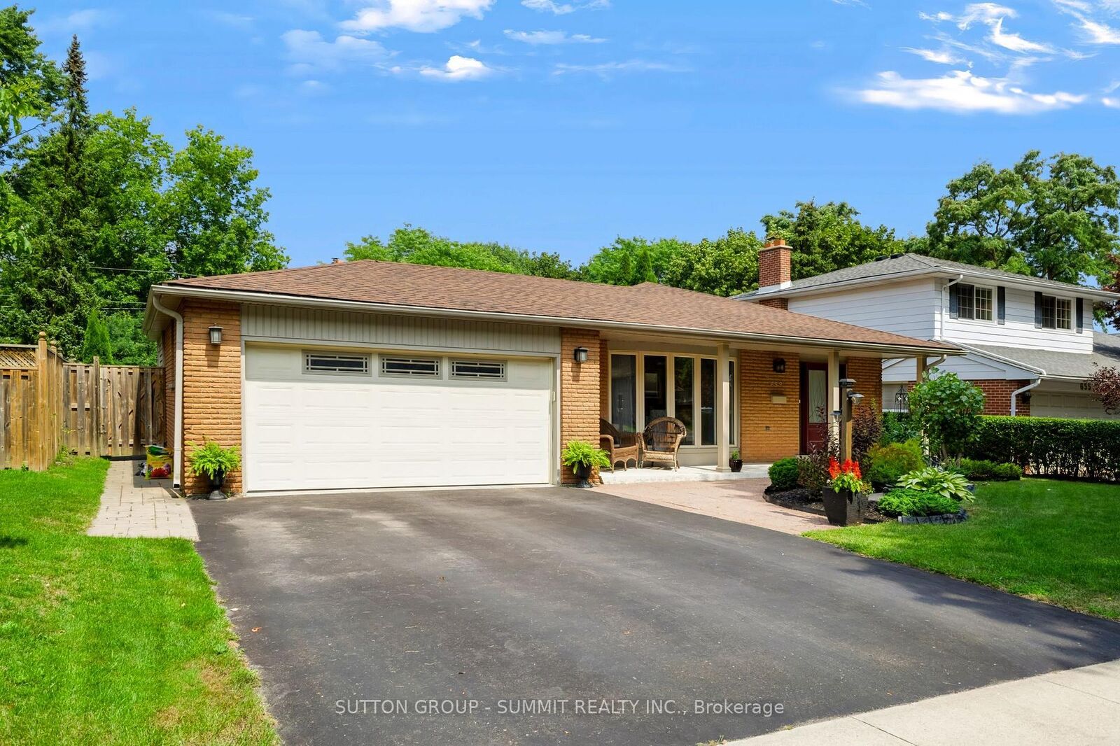 Property Photo: 659 Cherrywood Drive ON L7T 3W9