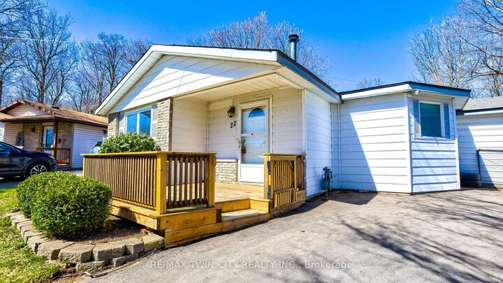 Property Photo:  22 Blackhorne Crescent  ON N2E 1T1 