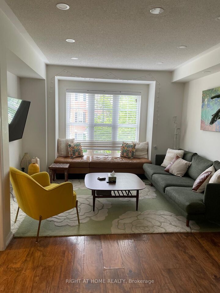 Property Photo:  948 Brassard Circle  ON L9T 8E2 