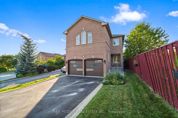 Property Photo: 3191 Oakview Road ON L5N 7N9