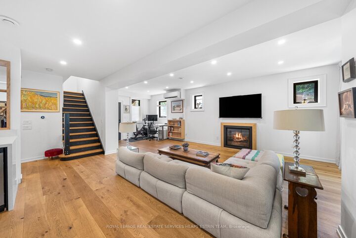 Property Photo:  115 Robinson Street  ON M6J 1M1 