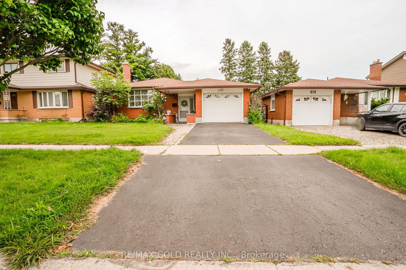 Property Photo: 55 Ramblewood Way ON N2N 1G8
