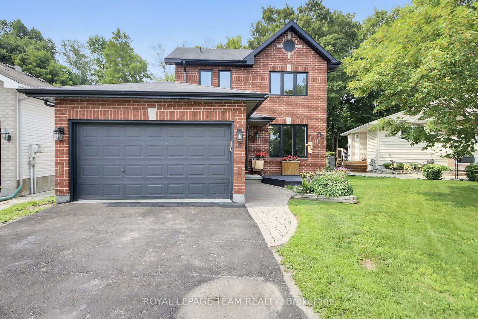 Property Photo: 36 Steggall Crescent ON K2S 1S4