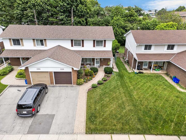 Property Photo:  1229 Nottingham Avenue  ON L7P 2R5 
