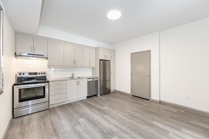 Property Photo:  36 Grant Avenue 2A  ON L8N 2X5 