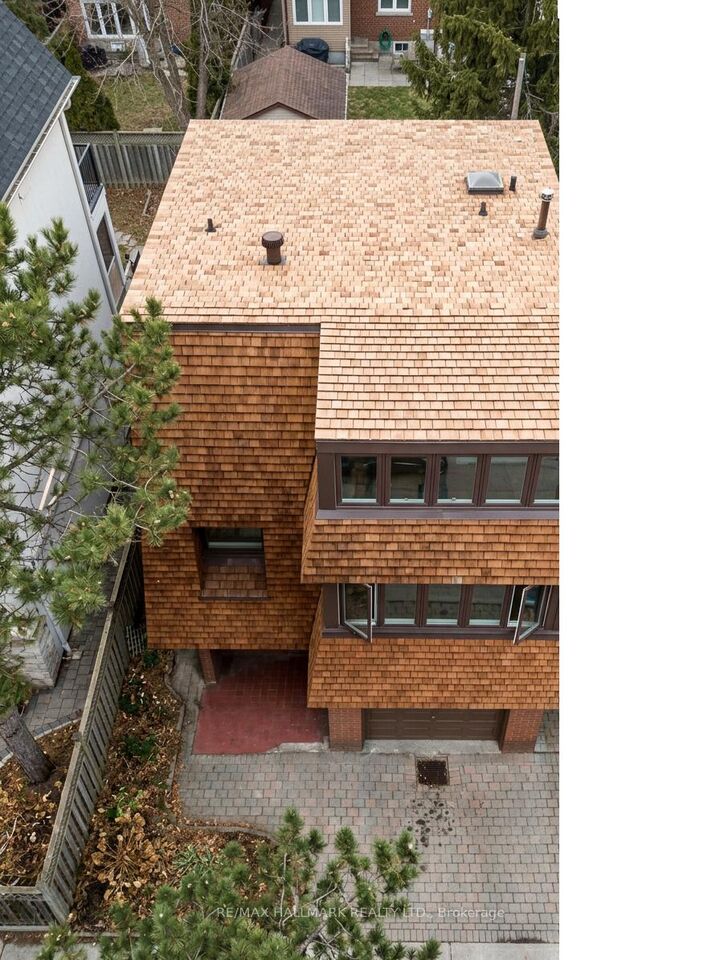Property Photo: 222 Broadway Avenue ON M4P 1V9