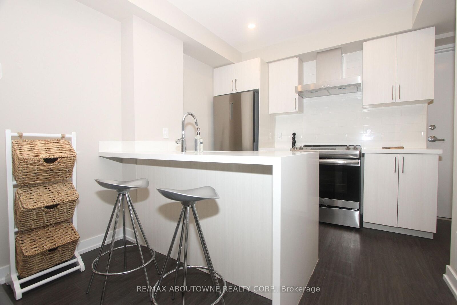 Property Photo:  280 Bleecker Street  ON M4X 1M1 