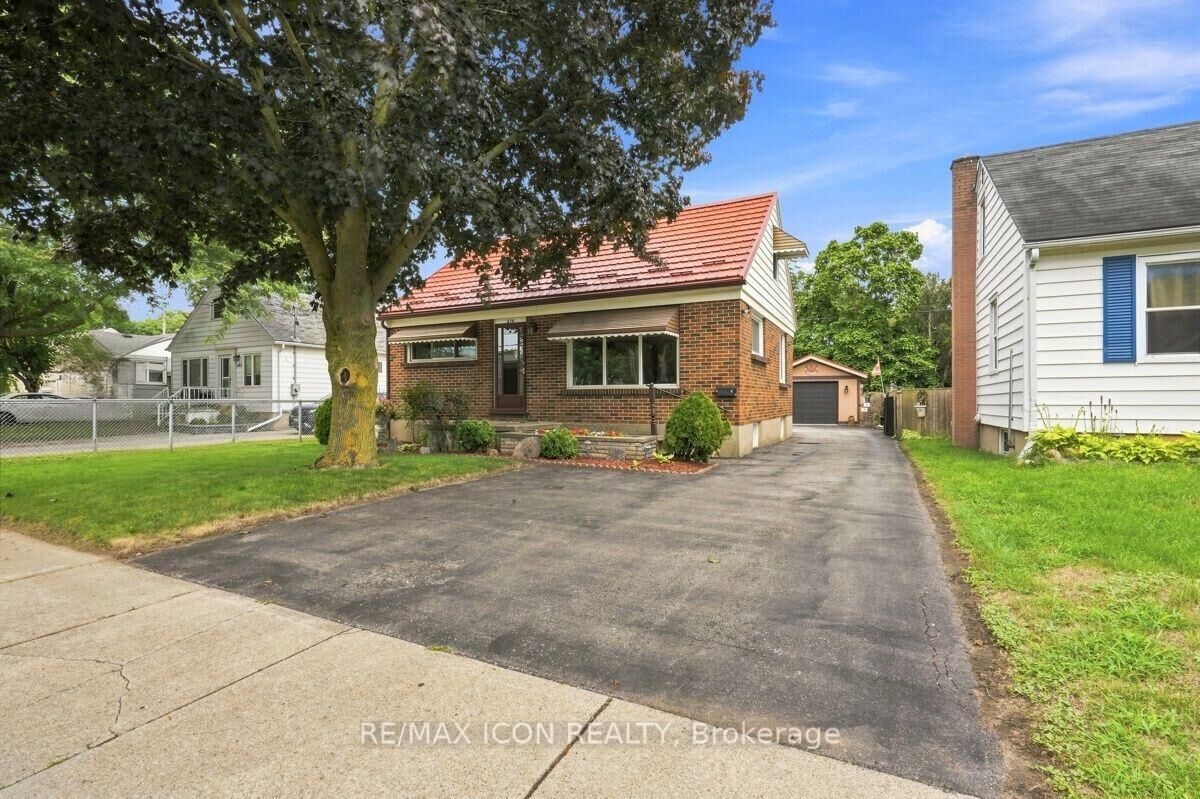 Property Photo: 374 Hale Street ON N5W 1G4