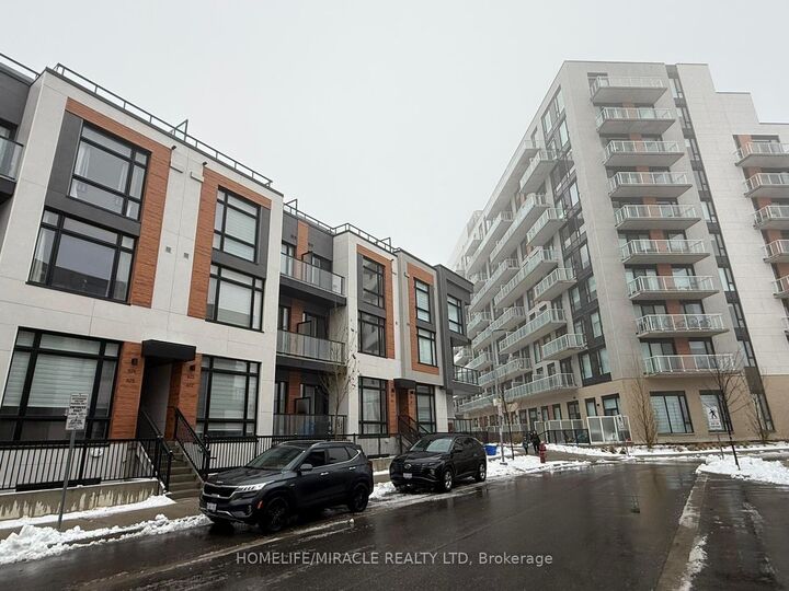 Property Photo:  2 Steckley House Lane 924  ON L4S 0N4 