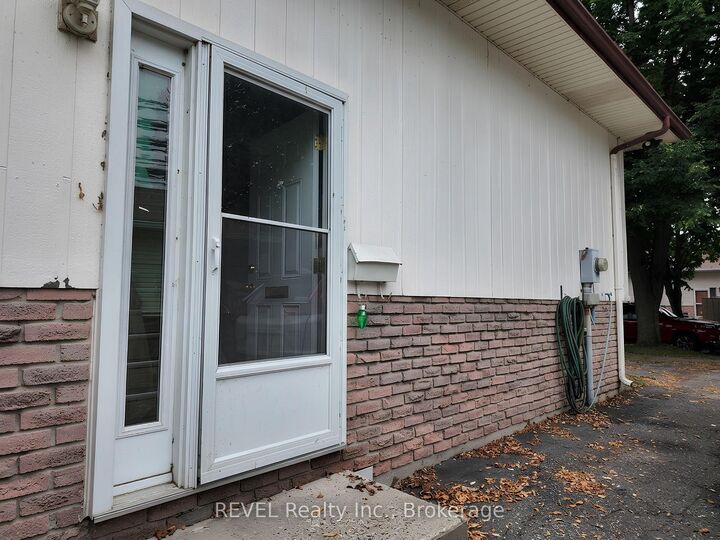 Property Photo:  62 Elma Street E Main  ON L2N 6Z7 