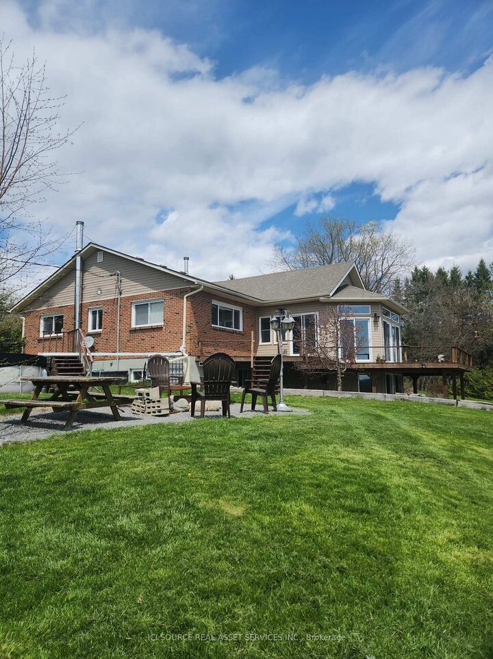 Property Photo: 136 Hollowview Road ON K0K 3E0