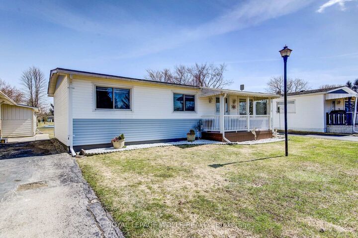 Property Photo: 21 Fairview Crescent ON N4W 3G8