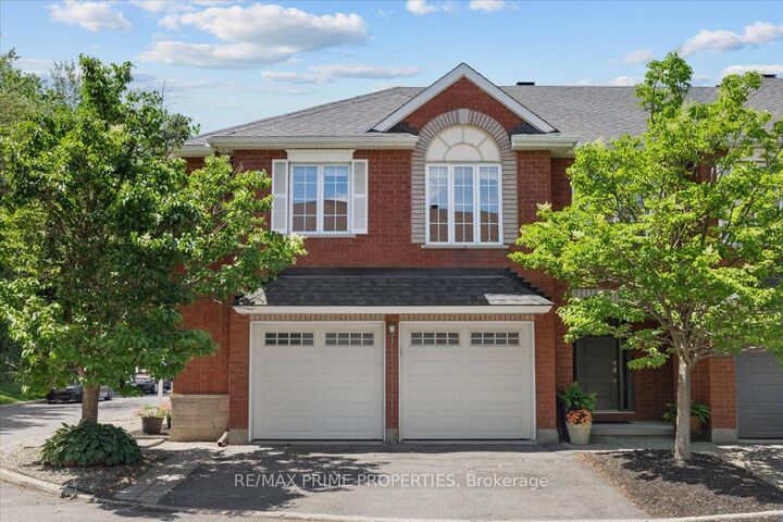 201 Gladeview Private — photo 1