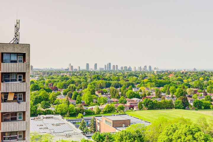 Property Photo: 20 Gilder Drive E Ph07 ON M1K 5E1