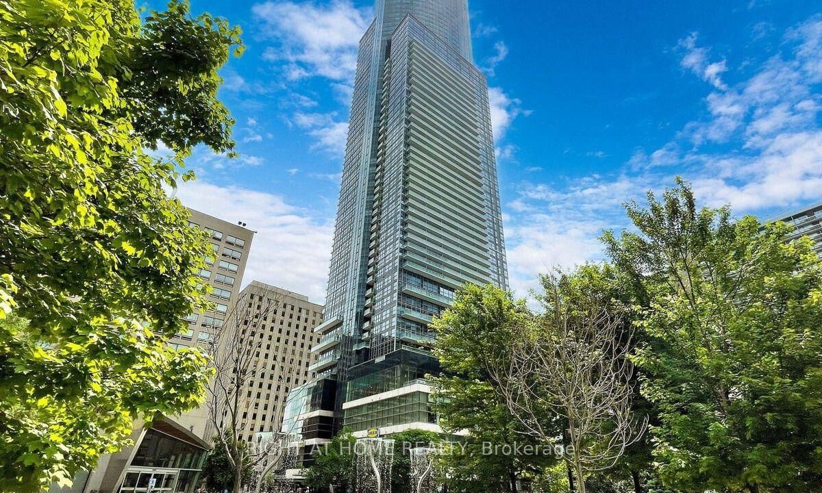 Property Photo: 386 Yonge Street 4010 ON M5B 0A5