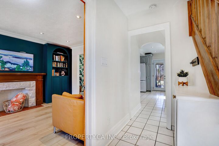 Photo de la propriété:  135 Cadorna Avenue  ON M4J 3X5 