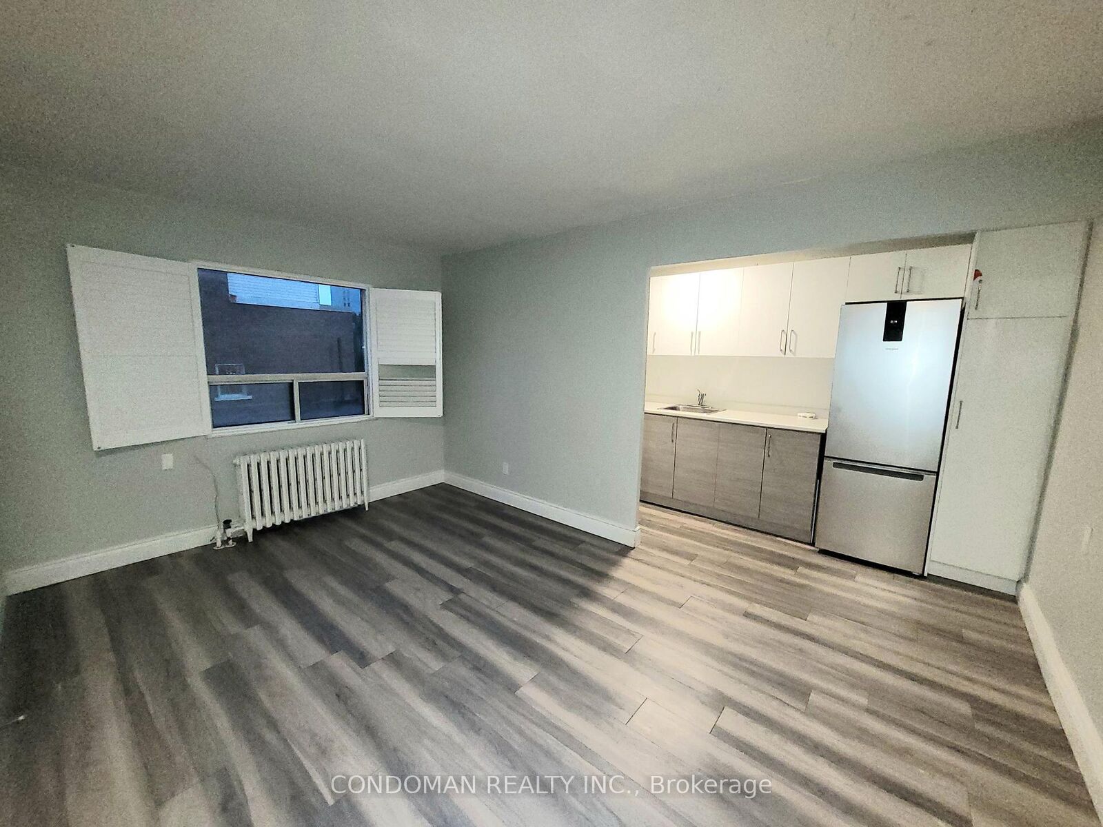 Property Photo: 852 Broadview Avenue 305 ON M4K 2R1