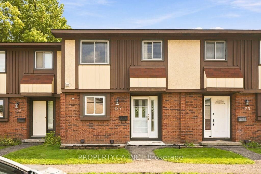 Property Photo:  127 Pickford Drive  ON K2L 2C3 