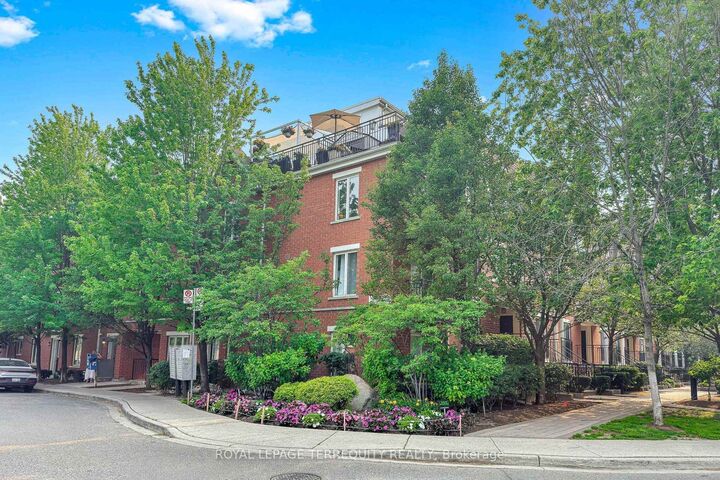 26 Laidlaw Street 1501C — photo 1