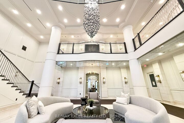 Property Photo:  10101 Yonge Street N 408  ON L4C 0V6 