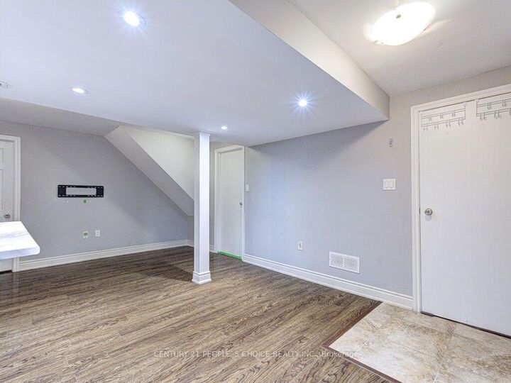 Property Photo: 5965 River Grove Avenue Bsmt ON L5M 4Z8