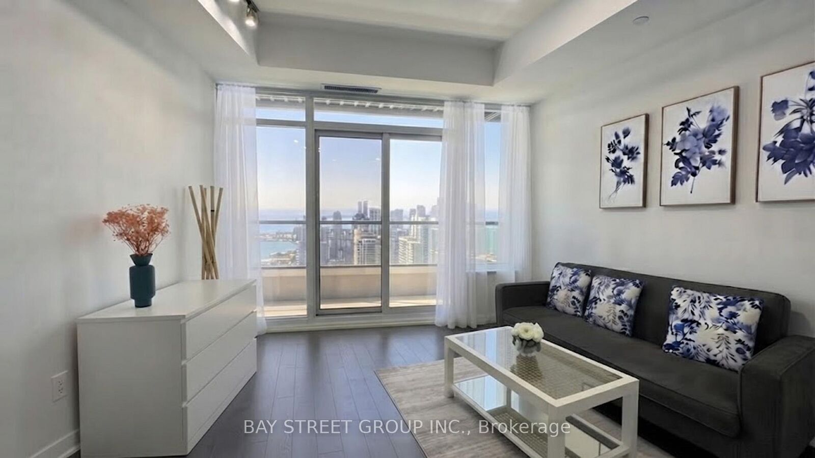 Property Photo:  609 Sherbourne Street 5101  ON M4X 0A4 