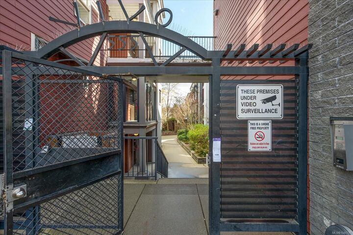 Property Photo:  555 Franklyn St #316  BC V9R 2X9 
