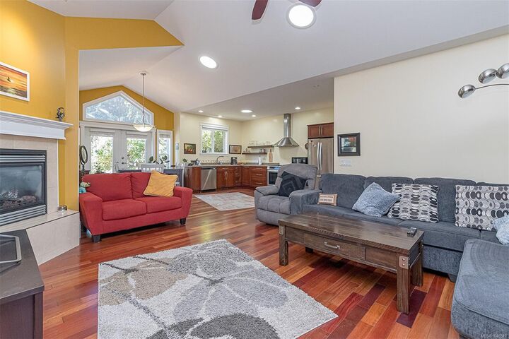 Property Photo: 2781 Tamara Dr BC V9T 6S5