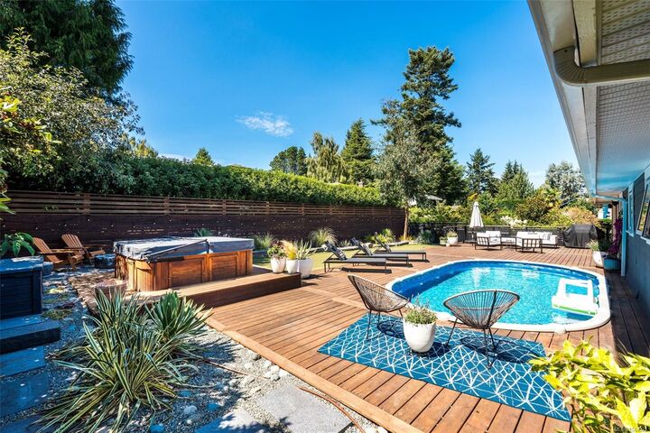Property Photo: 4902 Alamida Cres BC V8Y 2T3