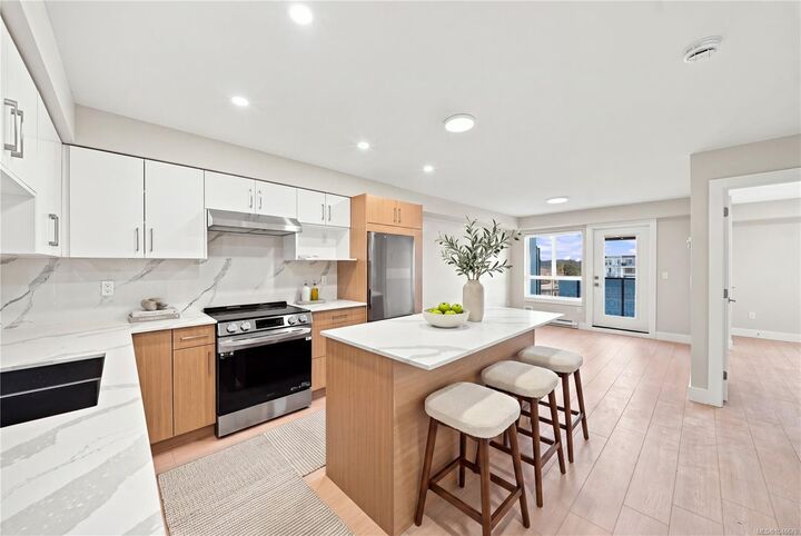 Property Photo: 171 Jensen Ave W #309 BC V9P 1K3