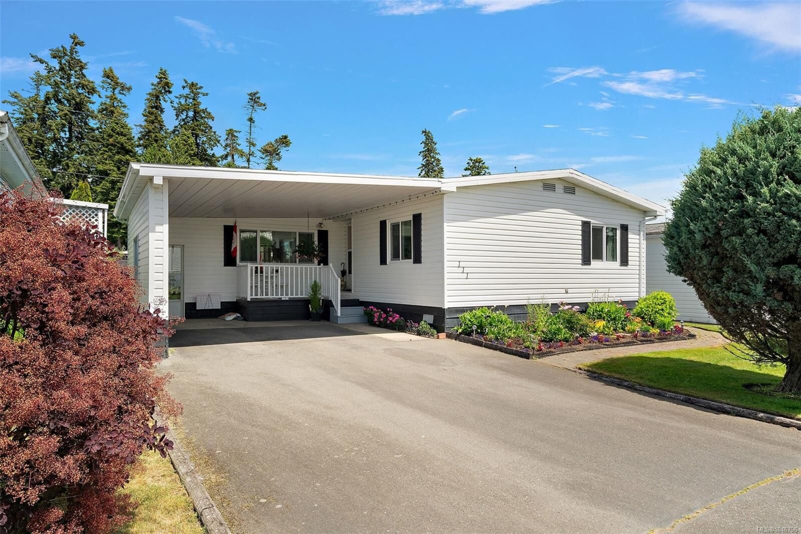 Property Photo:  7701 Central Saanich Rd #111  BC V0S 1M0 