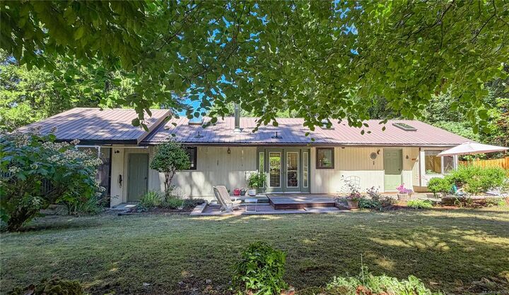 Property Photo: 10 Malaspina Dr BC V0R 1X1