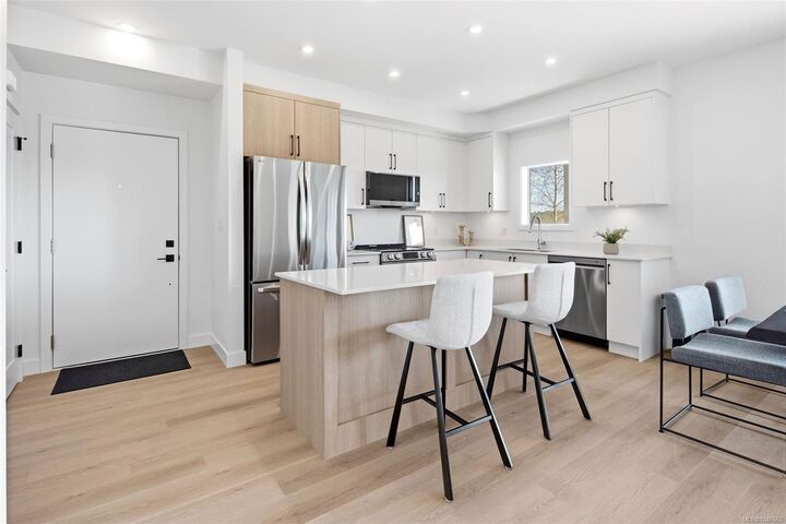 Property Photo: 7053 Central Saanich Rd #201 BC V8M 1Y3