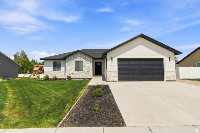 Property Photo:  625 E 100 S  UT 84627 