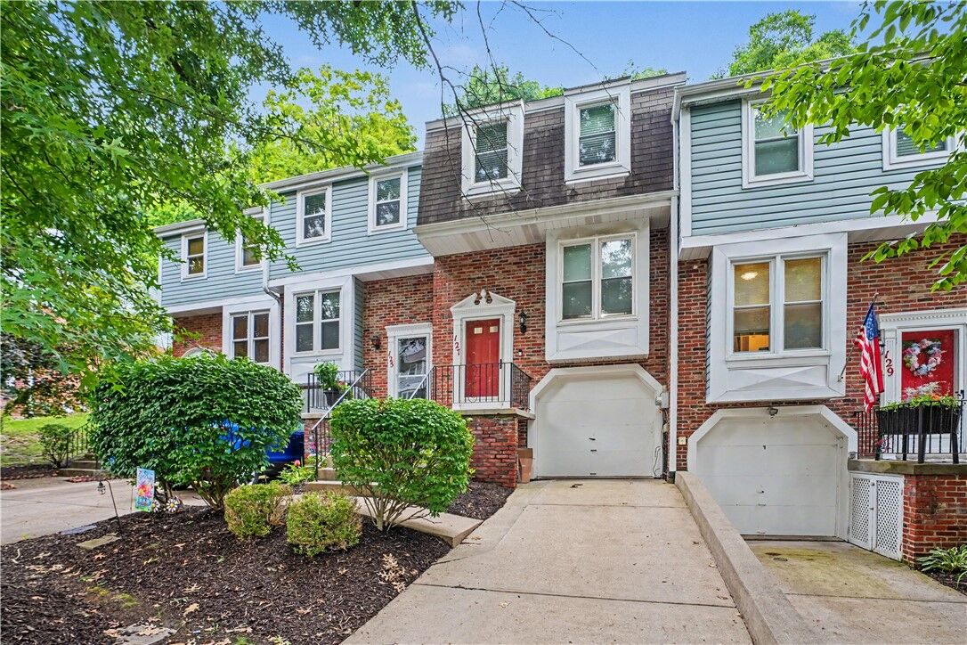 Property Photo: 127 Spruce Ct PA 15229
