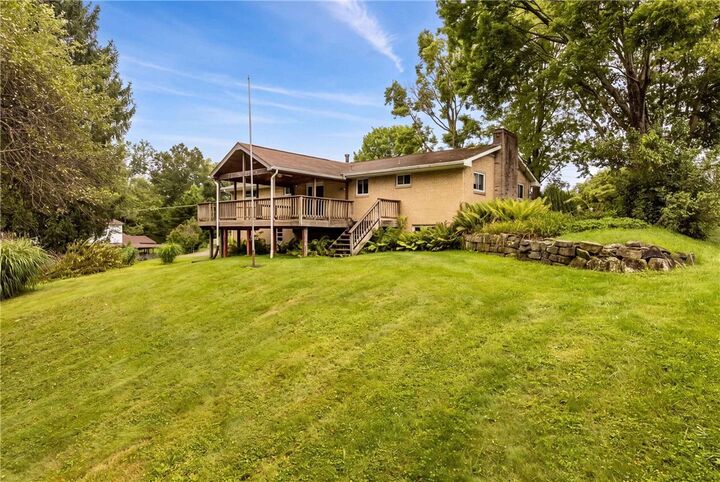 Property Photo: 106 Oak Hill Dr PA 16059