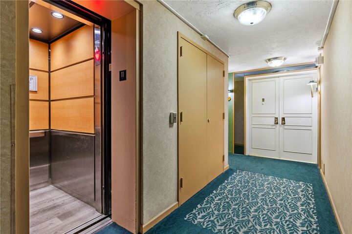 Property Photo:  220 N Dithridge 1102  PA 15213 
