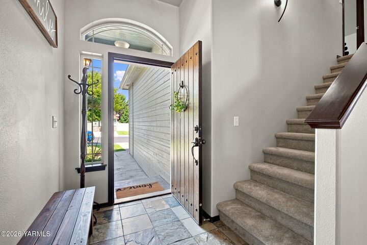 Property Photo: 7300 Fremont Way WA 98908
