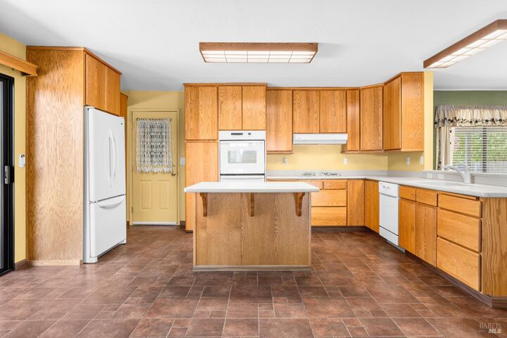 Property Photo: 350 George Place CA 95482
